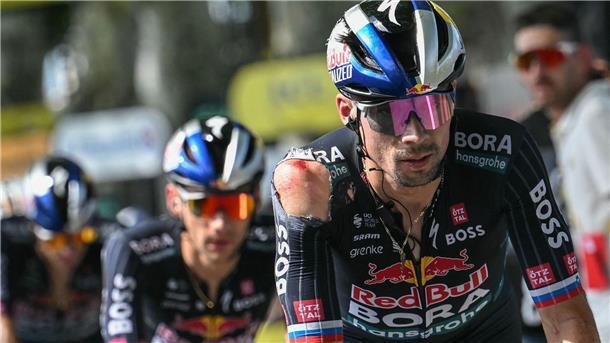 Nach Sturz: Red Bull-Kapitän Roglic steigt bei Tour aus Primoz Roglic war auf der zwölften Etappe wenige Kilometer vor dem Ziel gestürzt.