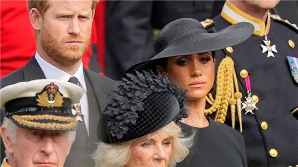Memoiren von Harry sorgen für Zoff im Königreich Prinz Harrys Memoiren „Reserve“ sorgt für Aufregung in seiner Heimat Großbritannien.
