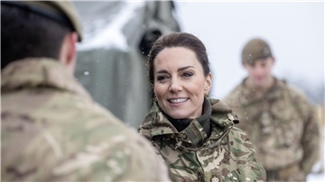 Prinzessin Kate bei ihrem ersten Besuch des 1. Bataillon der Irischen Garde seit ihrer Ernennung zum Oberst.