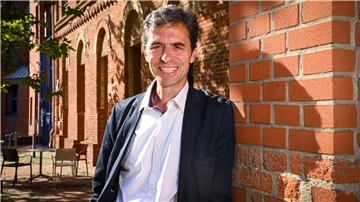 Prof. Peter Ritzenhoff ist von der Fachredaktion Research Table für sein Engagement ausgezeichnet worden.