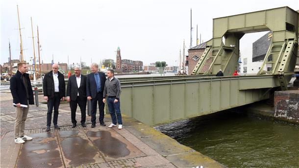 Havenwelten-Zufahrt in Bremerhaven: Bauarbeiten, Umleitung und Sail-Ideen Am Verbindungskanal