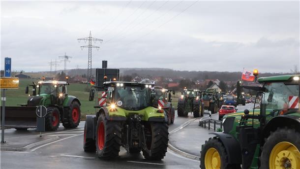 Bauern hindern Minister Habeck am Verlassen einer Fähre Protest der Landwirte in Thüringen.