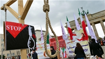 Protestaktion gegen die Anwendung der Todesstrafe im Iran in Berlin (Archivbild).