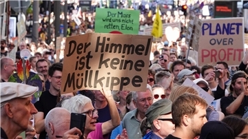 Protestzug von Fridays for Future in der Hamburger Innenstadt. Klimafreundliches Verhalten ist den Menschen in Deutschland weniger wichtig, als noch in den letzten Jahren.