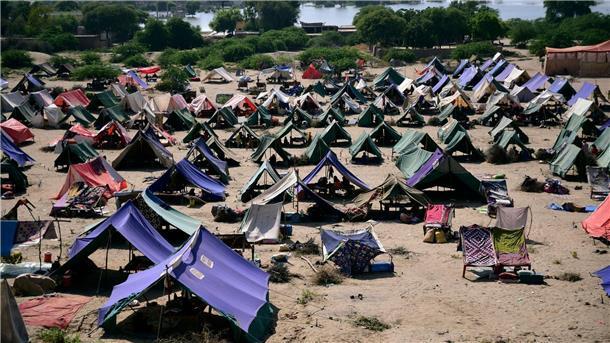 Hilfsorganisationen warnen Bundesregierung vor Kürzungen Provisorische Unterkünfte für Flutopfer in der Provinz Sindh: Dem Entwicklungsministerium stehen im Haushaltsjahr 2024 rund 11,2 Milliarden Euro zur Verfügung. In Zukunft könnte es weniger Geld sein.