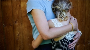 Psychische Probleme bei Kindern sollten ernst genommen werden: Um eine rechtzeitige Behandlung zu ermöglichen, müssen Eltern aufmerksam sein, professionelle Hilfe suchen und nicht zu lange abwarten.