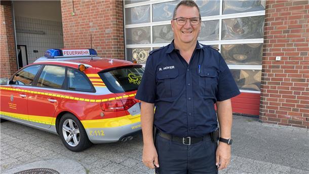 Ralf Hoyer ist seit 21 Jahren Stadtbrandmeister in Nordenham. Im gesamten Stadtgebiet gibt es übrigens 189 aktive ehrenamtliche Feuerwehrmänner und -frauen.