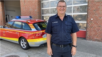 Ralf Hoyer ist seit 21 Jahren Stadtbrandmeister in Nordenham. Im gesamten Stadtgebiet gibt es übrigens 189 aktive ehrenamtliche Feuerwehrmänner und -frauen.