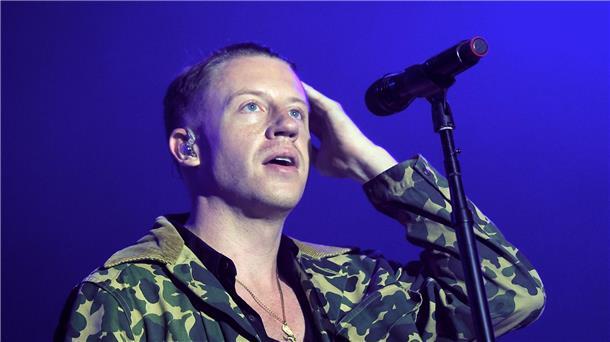 Rapper Macklemore (Ben Haggerty) beim Lollapalooza Festival 2015 in Berlin.