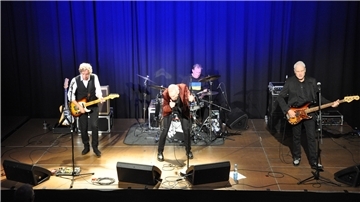 Rauen Rhythm 'n' Blues gab es am Wochenende bei Dr. Feelgood in der Jahnhalle zu hören.
