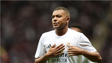 Real-Stürmer Mbappé kehrt nach Paris zurück.