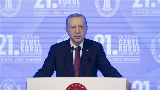 Erdogan will das Kopftuchtragen schützen Recep Tayyip Erdogan, Präsident der Türkei, im September.