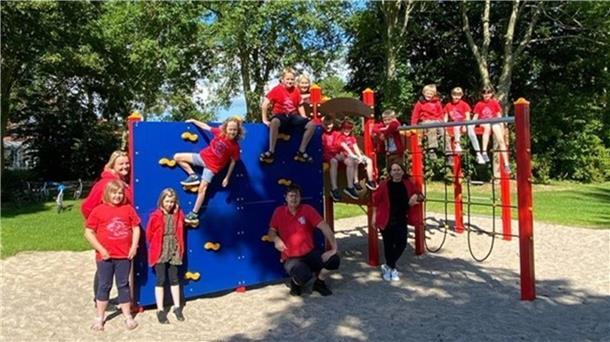 Rechtzeitig zum zehnjährigen Bestehen der Mulsumer Löschifanten wurde das neue Spielgerät auf dem Mulsumer Spielplatz aufgestellt.