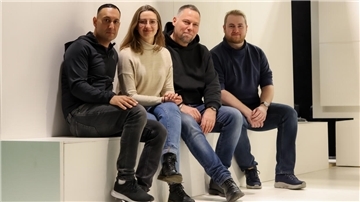 Regisseur Barish Karademir (von links), Dramaturgin Elisabeth Kerschbaumer, Ausstatter Walter Schütze und Video- und Sounddesigner Alexander Jopke wollen mit ihrer Inszenierung auch ein junges Publikum ansprechen.