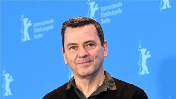 Christian Petzold hat Probleme mit Filmmusik Regisseur Christian Petzold stellte seinen neuen Film „Roter Himmel“ auf der Berlinale vor.