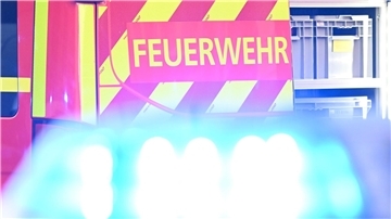 Rettungskräfte sind vor Ort. (Symbolbild)