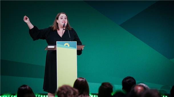Union setzt Ampel bei Bürgergeld weiter unter Druck Ricarda Lang ist Bundesvorsitzende der Grünen.