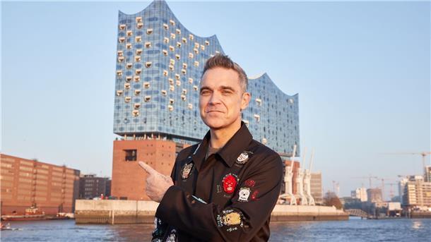 Robbie Williams gibt anlässlich der Feier seiner 25-jährigen Solo-Karriere ein Konzert in der Elbphilharmonie.