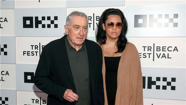 Von „Taxi Driver“ bis „The Irishman“: Robert De Niro wird 80 Robert De Niro und Tiffany Chen sind im April Eltern eines Mädchens geworden.