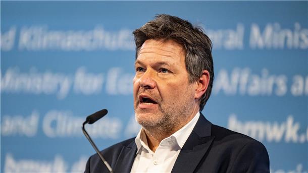Habeck startet Reform des Stromsystems Robert Habeck (Bündnis 90/Die Grünen), Bundesminister für Wirtschaft und Klimaschutz, machte klar: Eine grundlegende Reform braucht Zeit.