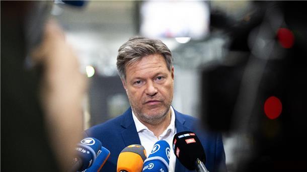 Robert Habeck: „Das Wirtschaftswachstum kommt langsam aus der Krise – gezogen derzeit vom Osten.“