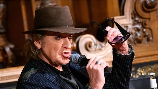 Rocksänger Udo Lindenberg ist erkrankt.