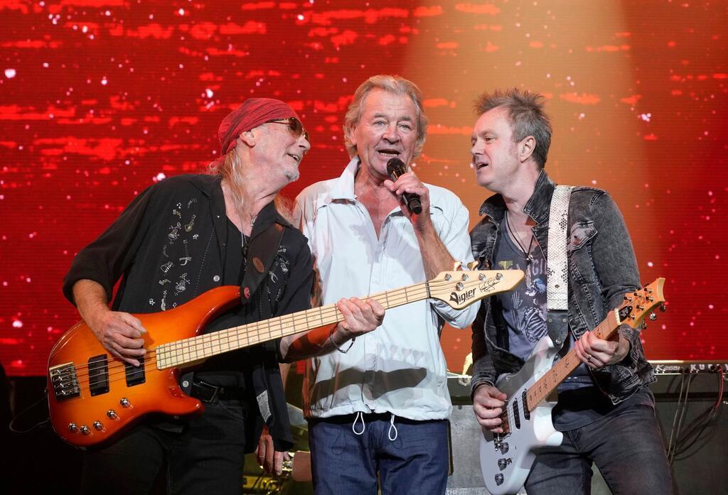 Neuer Gitarrist, neue Energie: Deep Purple in Bestform Roger Glover (l-r), Ian Gillan und Simon McBride von Deep Purple