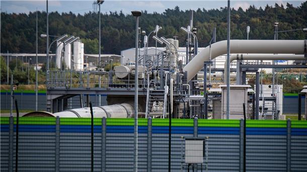 Druckprobleme an beiden Nord Stream-Pipelines Rohrsysteme und Absperrvorrichtungen in der Gasempfangsstation der Ostseepipeline Nord Stream 2 in Lubmin.