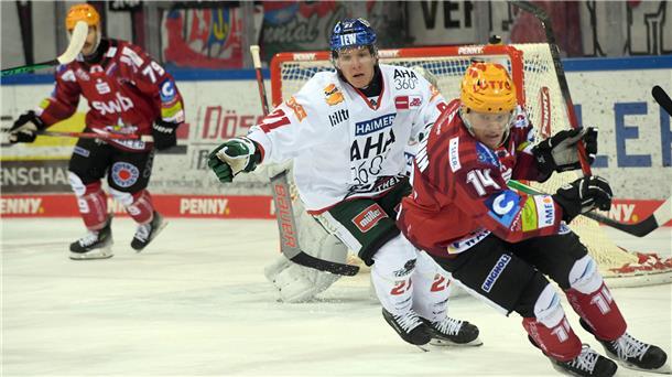 Pinguins knacken mit Sieg gegen Augsburg die 100-Punkte-Marke Ross Mauermann in Aktion gegen am Anfang überforderte Augsburger.