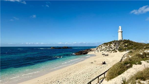 Australiens Selfie-Stars: Zu Gast bei den lächelnden Quokkas Rottnest Island vor der australischen Westküste ist wild und wunderschön.