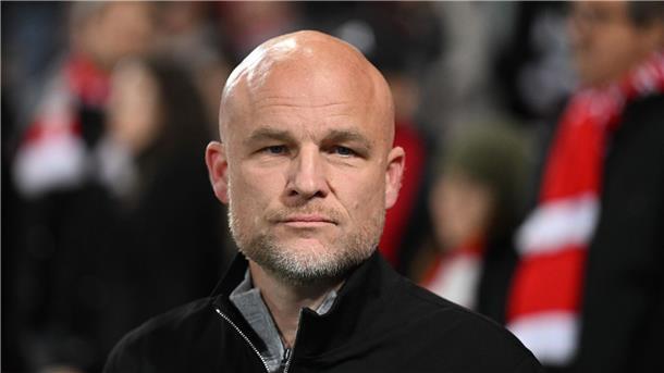 Gladbach-Trainer Polanski: „Ernüchternder Abend“ Rouven Schröder stärkte Trainer Eugen Polanski den Rücken.