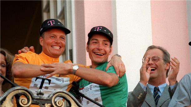 Abschied für Scharping als Rad-Boss - Dankowski Nachfolger Rudolf Scharping (r.) erlebte die Hochzeiten des Teams Telekom.