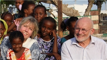 Rüdiger Nehbergs Frau Annette Nehberg-Weber (links) kämpft gemeinsam mit ihrem Mann (rechts) gegen weibliche Genitalverstümmelung.