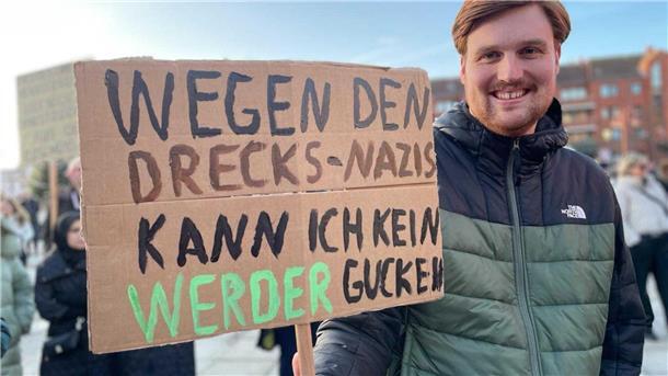 Rund 1.500 Menschen demonstrieren gegen Rechtsextremismus in Nordenham