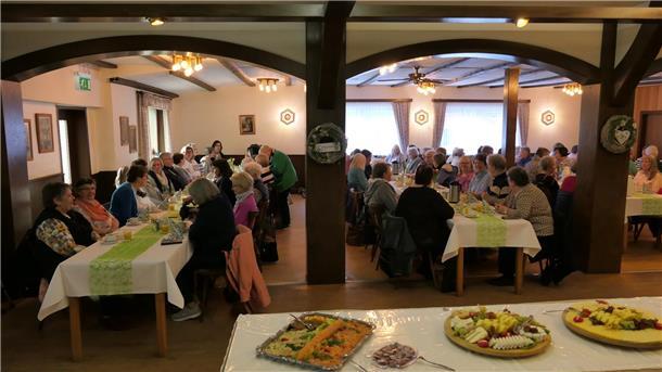 Kleiner Stich – große Gefahr! Vortrag bei den Landfrauen Rund 90 Landfrauen hatten sich zum Frühlingsfrühstück im Gasthof Wrieden in Mintenburg eingefunden.
