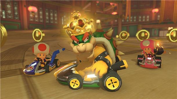 Runde um Runde heizen und die Gegner verdrängen: „Mario Kart 8 Deluxe“ bietet eine Menge (Fahr-)Spaß auf fast 50 Strecken – eines von vielen Spielen für die Switch-Konsole von Nintendo.