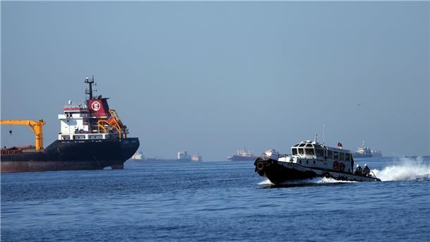 Russland kündigt Getreidedeal mit Ukraine auf Russland hat nach den Drohnenangriffen auf der Krim das Abkommen zum Transport von ukrainischem Getreide aus den Häfen im Schwarzen Meer aufgekündigt.