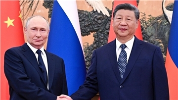 Russlands Präsident Putin will nach dem Gipfel noch eine Militärparade in Peking besuchen.  