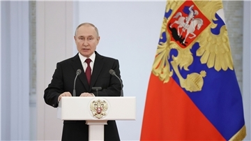 Russlands Präsident Wladimir Putin während einer Zeremonie zur Verleihung von Goldstern-Medaillen an Helden Russlands.