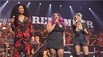 Ruth (l-r), Anita und Sadako Pointer von den Pointer Sisters 2018 in Hamburg. Bühne. Anita Pointer ist gestorben.