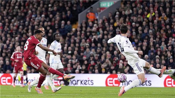 2:0 gegen Aston Villa: Liverpool beendet Niederlagen-Serie Ryan Gravenberch (l) trifft für den FC Liverpool zum erlösenden 2:0.
