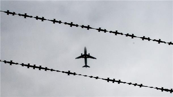 Weiter Debatte um Abschiebung von Schwerstkriminellen Sachsens Ministerpräsident Michael Kretschmer fordert Abschiebungen mehrfach straffälliger Migranten mit Vollendung des 18. Lebensjahres auch ohne neuerliche Straftat.