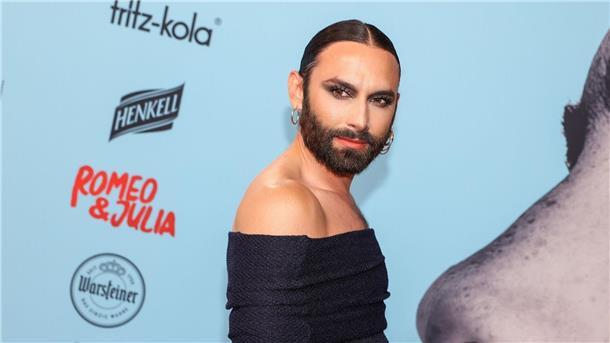 Neues Musical erzählt von Romeo und Julia Sänger Conchita Wurst bei der Premiere des neuen Peter-Plate-Musicals „Romeo & Julia - Liebe ist Alles“.