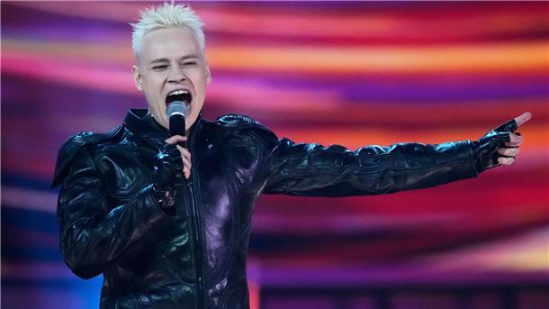 Braver als der ESC: Bei Moskauer Intervision siegt Vietnam Sänger Shaman sang sein Lied, aber er brüllte auch seinen nationalistischen Slogan „Ich bin Russe“ ins Publikum.