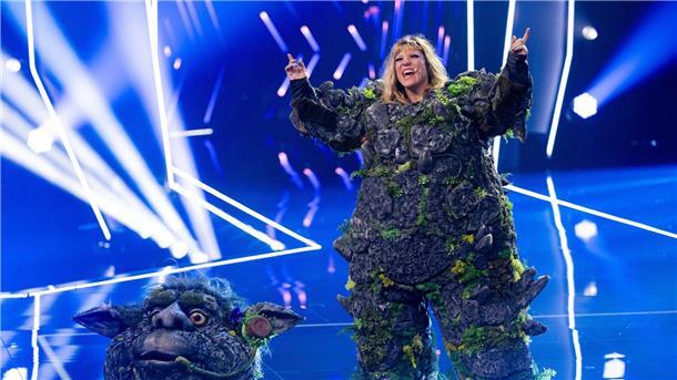 Jennifer Weist gewinnt als Eisprinzessin „Masked Singer“ Sängerin Mieze kommt mit ihrem Troll auf Platz vier.