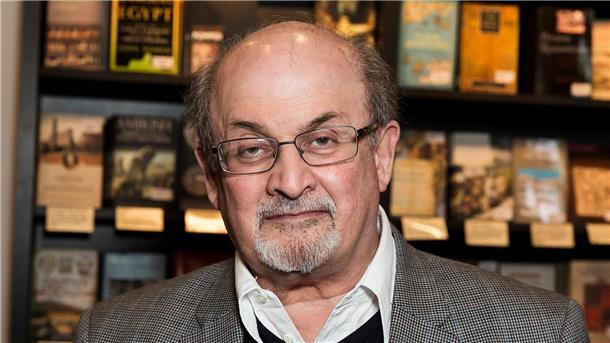 Salman Rushdie 2017 in London. Der Autor leidet immer noch unter den Folgen des Attentats.