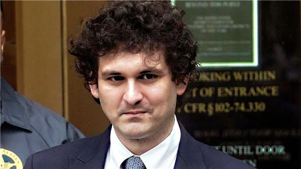 25 Jahre Haft für Ex-Krypto-König Bankman-Fried Sam Bankman-Fried ist der Gründer der Kryptowährungs-Börse FTX. Hier im vergangenen Sommer beim Verlassen des Bundesgerichts in Manhattan.