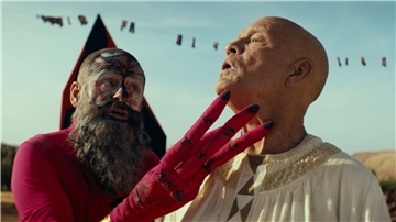 Samuel Finzi ist Statius (l), John Malkovich ist Seneca.