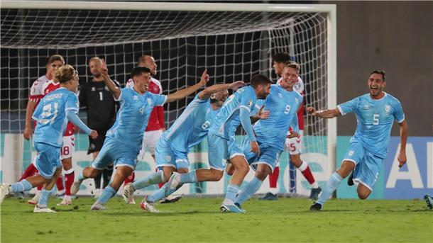 San Marinos Spieler dürfen sich über einen historischen Sieg freuen.