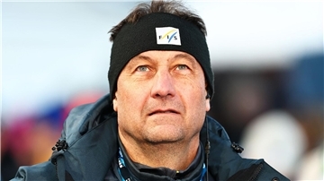 Sandro Pertile spricht zum Tournee-Finale.